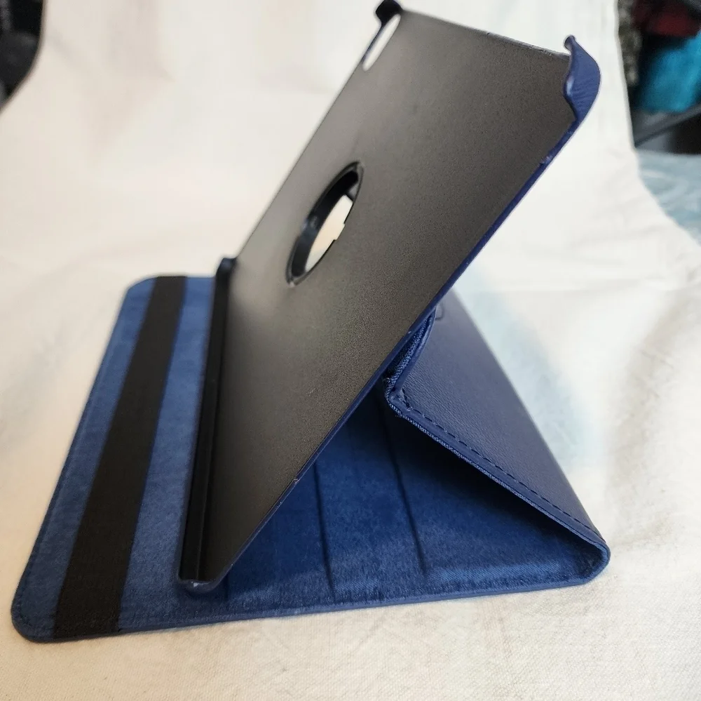 Rotaiting IPad Navy Blue Case NWT